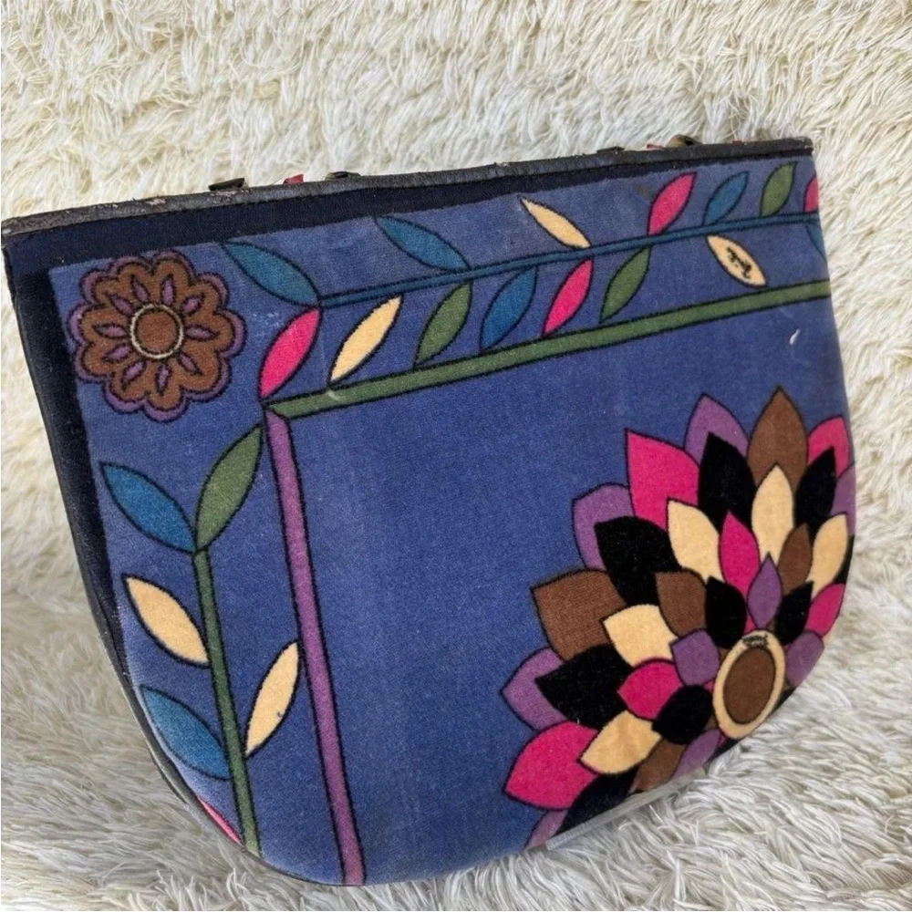 Emilio Pucci Vintage Clutch Bag Velour Blue Floral Patterned and Multicolor‎ Bag